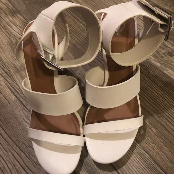 Platform heels - Picture 2 of 4